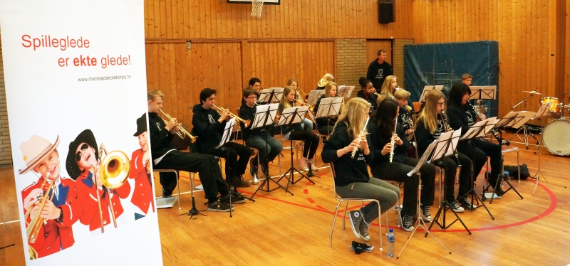 Rekrutteringskonsert p� B�leh�gda skole 25.4 2014